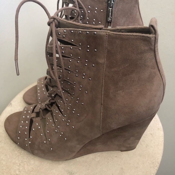 Jessica Simpson Taupe Leather Booties size 9B - Picture 2 of 4